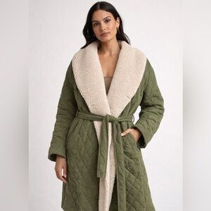 Heartloom coat, XS Olive and cream.
